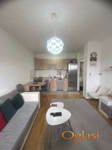 Izdavanje stana-Bulevar Patrijarha Pavla, Dve spavaće sobe